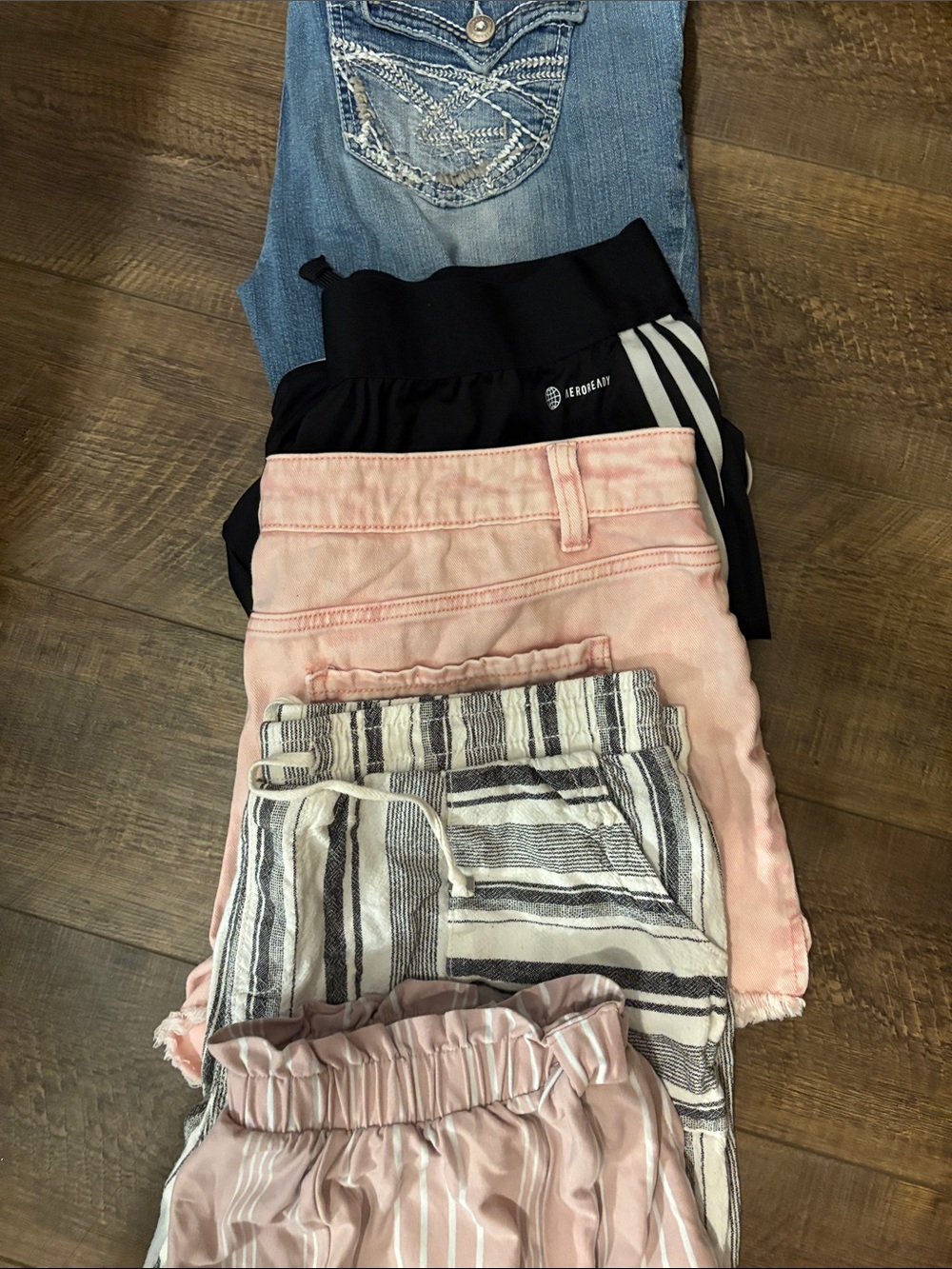5 pairs nearly new shorts. L-XL closet clear out. Lost weight. Great Deal!
